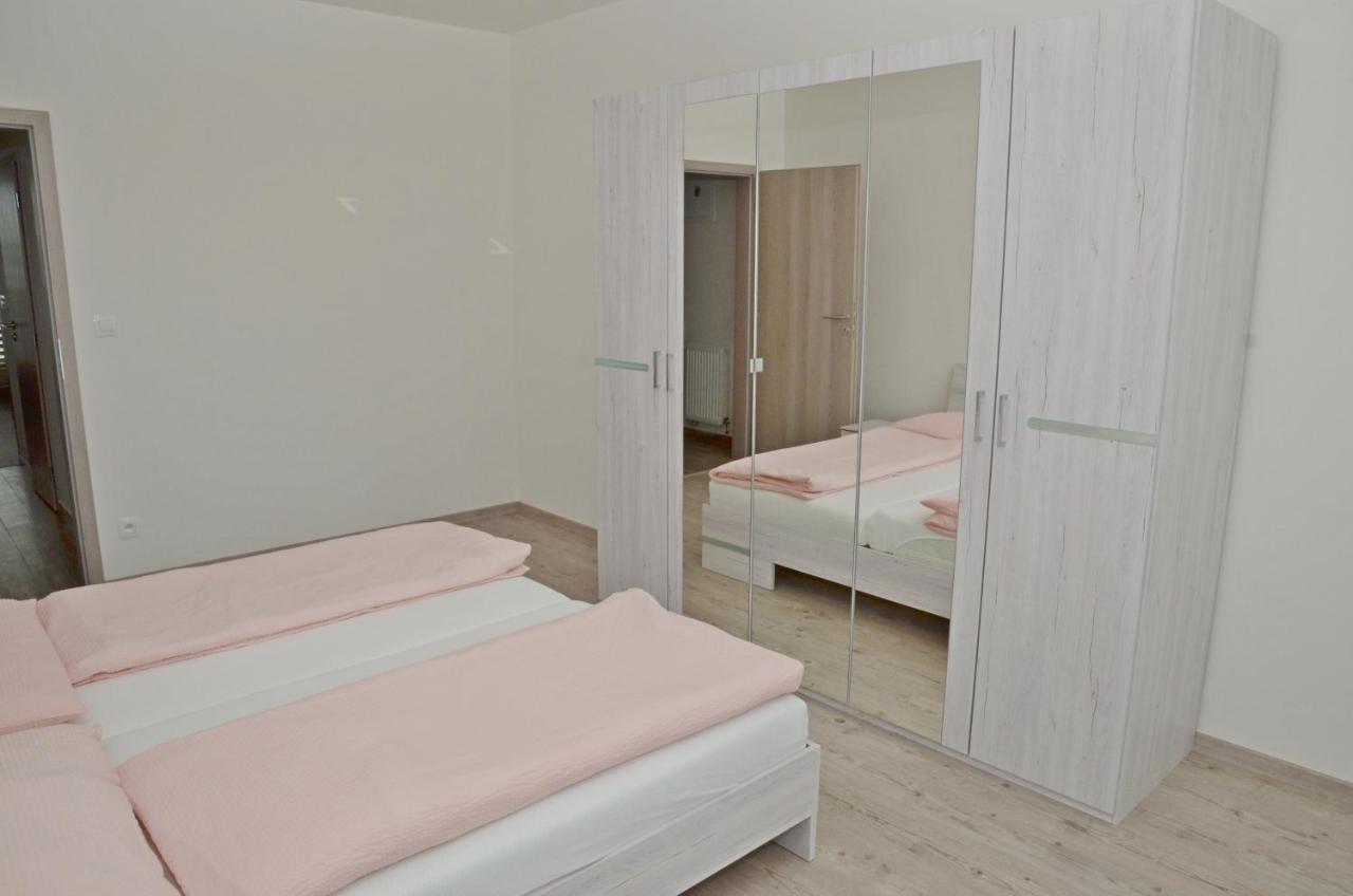 Apartmany Vinohrady Trenčín Buitenkant foto